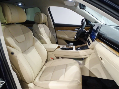 Seres 5 SERES 5 Premium (4WD)