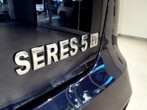 Seres 5 SERES 5 Premium (4WD)