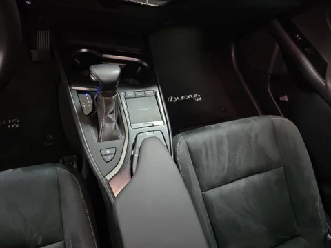 Lexus UX 2.0 250h Business