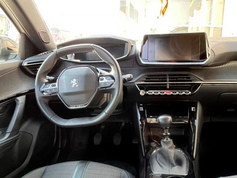 Peugeot 2008 1.2 PURETECH 100 S&S ALLURE 5P