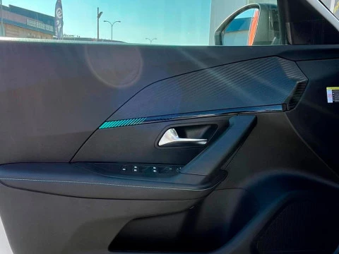 Peugeot 2008 1.2 PURETECH 100 S&S ALLURE 5P