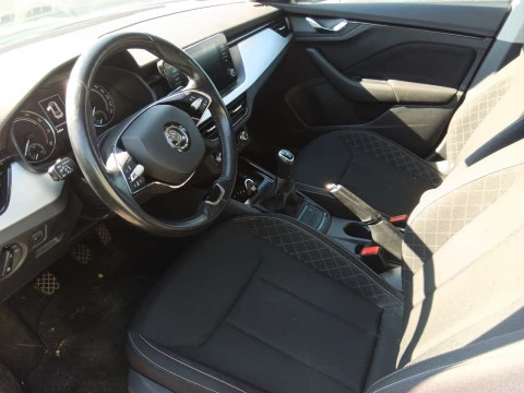 Skoda Kamiq 1.0 TSI 81kW (110CV) AMBITION