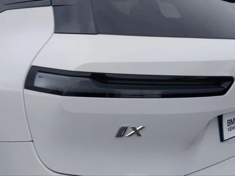 BMW iX xDrive40
