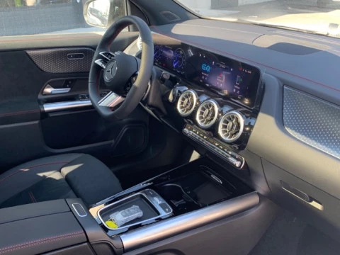 Mercedes-Benz EQA  250+ + AMG Line