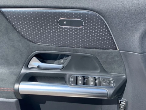 Mercedes-Benz EQA  250+ + AMG Line