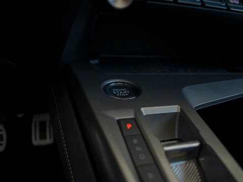 Peugeot EV4 1.6 PHEV 133KW GT E-AUTO 5P