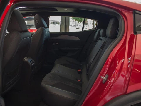 Peugeot EV4 1.6 PHEV 133KW GT E-AUTO 5P