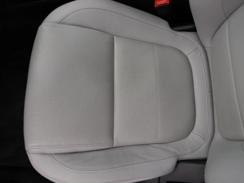 Jaguar E-PACE 2.0 D204 R-DYNAMIC AUTO 4WD 5P