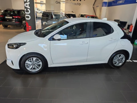 Toyota Yaris 1.5 120H Business Plus