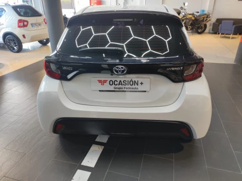 Toyota Yaris 1.5 120H Business Plus