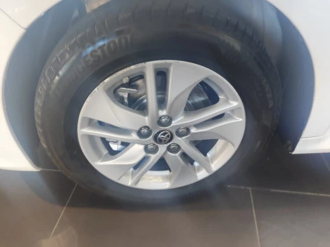 Toyota Yaris 1.5 120H Business Plus