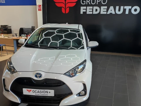 Toyota Yaris 1.5 120H Business Plus