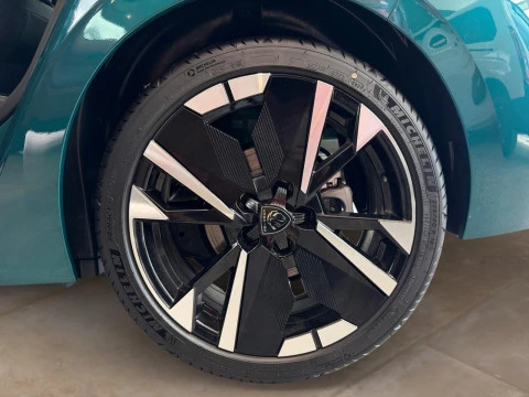 Peugeot 308 5P GT Hybrid MHEV 145 e-DCS6
