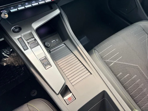 Peugeot 308 5P GT Hybrid MHEV 145 e-DCS6