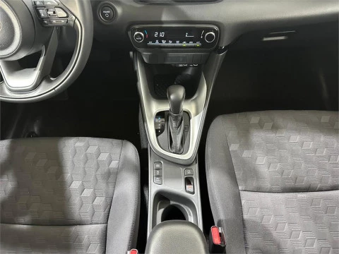 Toyota Yaris ACTIVE PLUS