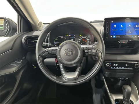 Toyota Yaris ACTIVE PLUS