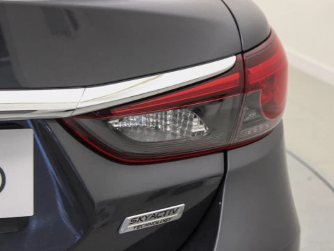 Mazda6 2.5 GE 192 LUX. + PR. (W) + TR. + SR AT 192 4P