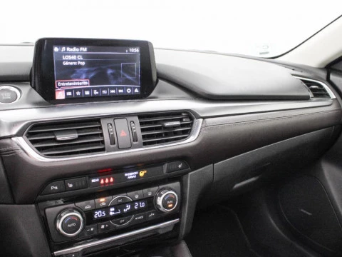 Mazda6 2.5 GE 192 LUX. + PR. (W) + TR. + SR AT 192 4P