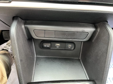 Kia Sportage 1.6 T-GDi MHEV 118kW (160CV) Drive 17