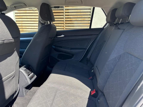 Volkswagen Golf LIFE 1.0 ETSI MHEV 110CV DSG 5P