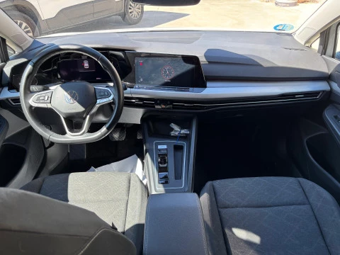 Volkswagen Golf LIFE 1.0 ETSI MHEV 110CV DSG 5P