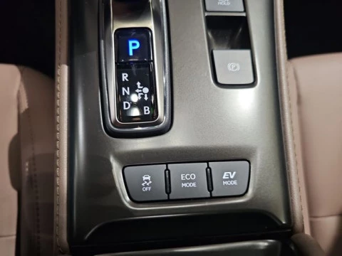 Lexus LBX 1.5 136cv HEV Elegant+