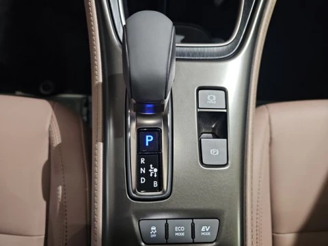 Lexus LBX 1.5 136cv HEV Elegant+