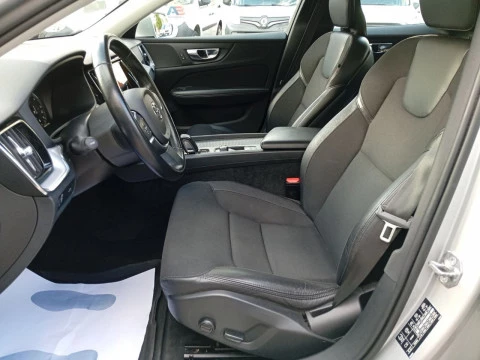 Volvo V60 2.0 B4 (D) Momentum Auto