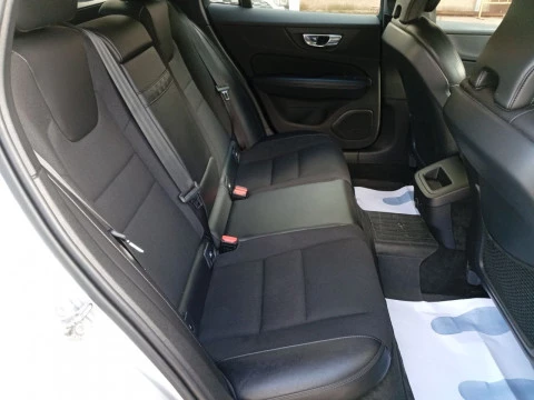 Volvo V60 2.0 B4 (D) Momentum Auto