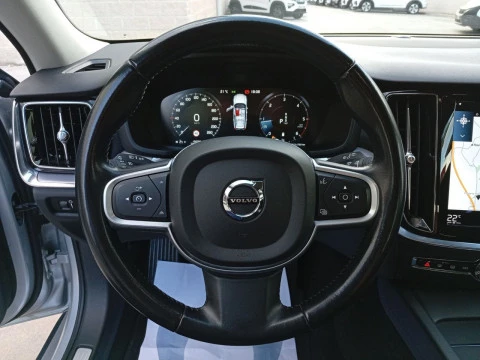 Volvo V60 2.0 B4 (D) Momentum Auto