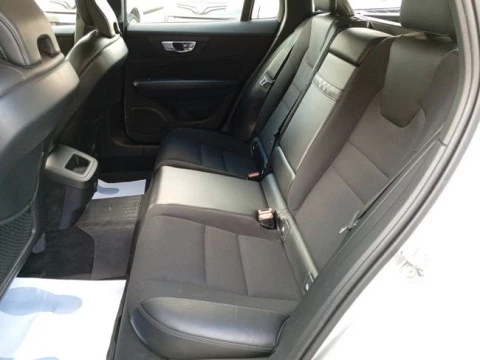 Volvo V60 2.0 B4 (D) Momentum Auto