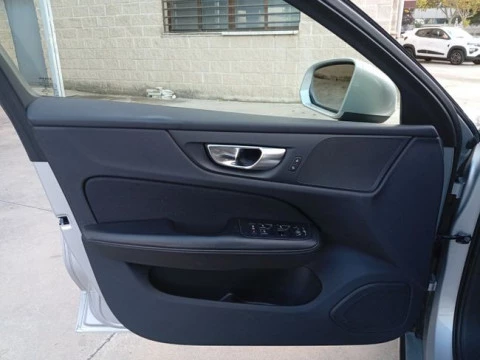 Volvo V60 2.0 B4 (D) Momentum Auto