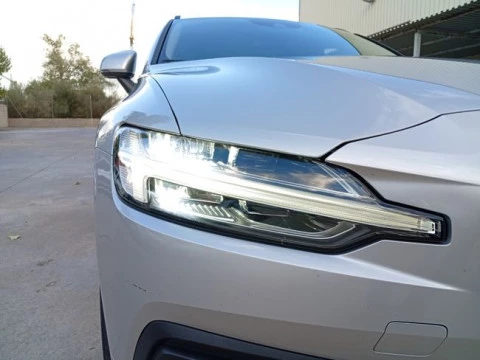 Volvo V60 2.0 B4 (D) Momentum Auto