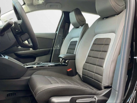 Citroën C4 Hybrid 145 ë-DCS6 Business Edition