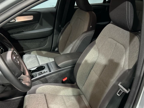 Volvo XC40 2.0 B3 CORE AUTO 197 5P