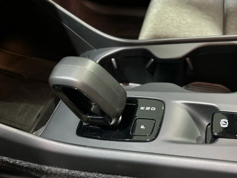 Volvo XC40 2.0 B3 CORE AUTO 197 5P