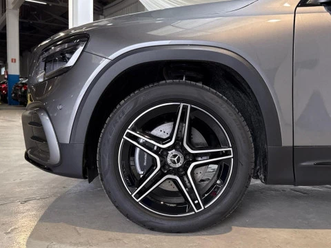 Mercedes-Benz GLB  200 d