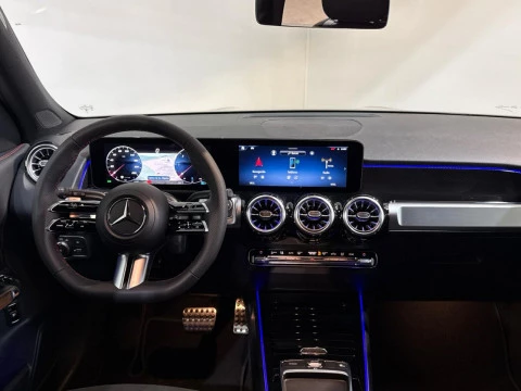 Mercedes-Benz GLB  200 d