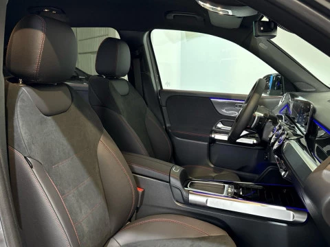 Mercedes-Benz GLB  200 d