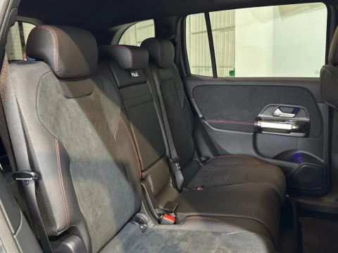 Mercedes-Benz GLB  200 d