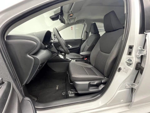 Toyota Yaris 1.5 120H Business Plus