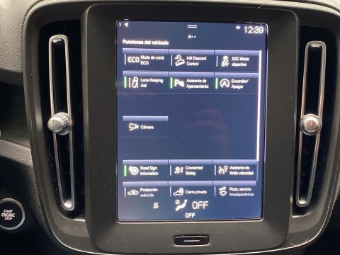 Volvo XC40 1.5 T2 MOMENTUM CORE AUTO 5P