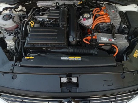 Volkswagen Passat Variant GTE 1.4 TSI e-Power 115kW + 85kW
