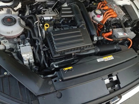 Volkswagen Passat Variant GTE 1.4 TSI e-Power 115kW + 85kW