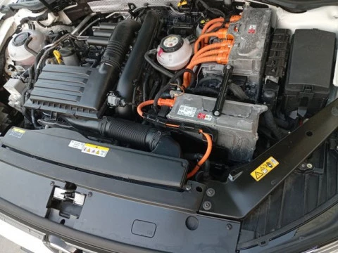 Volkswagen Passat Variant GTE 1.4 TSI e-Power 115kW + 85kW