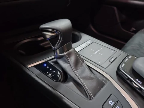 Lexus UX 2.0 250h Business