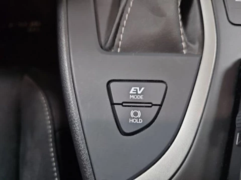 Lexus UX 2.0 250h Business