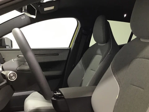 Volvo EX30 Single Motor Extended Range Plus Auto