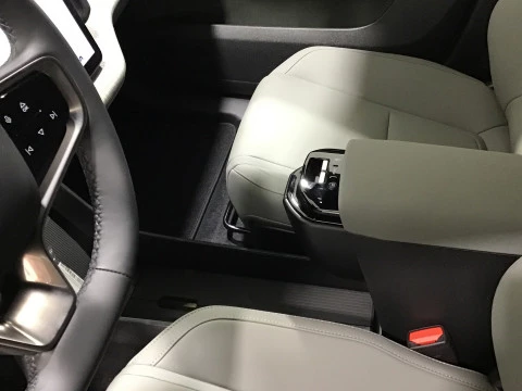 Volvo EX30 Single Motor Extended Range Plus Auto