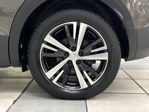 Peugeot 3008 PureTech 130 SANDS Allure 96 kW (130 CV)